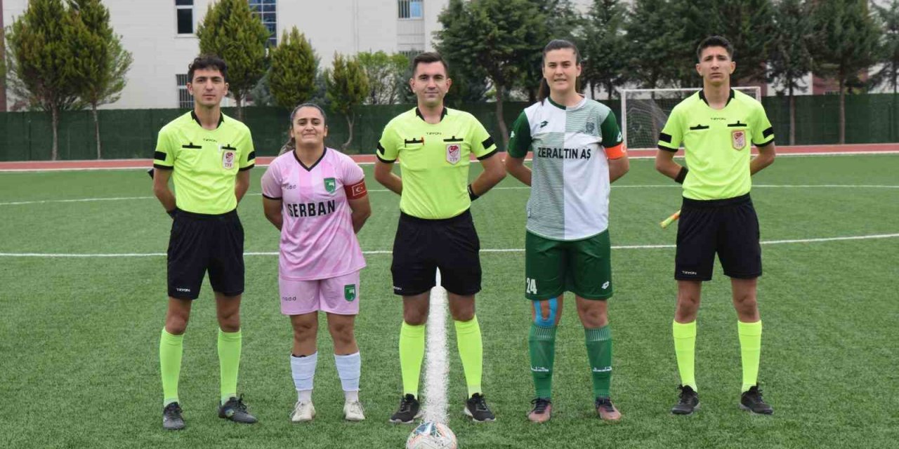 Horozkentspor Süper Lig’i 1 puanla kaçırdı