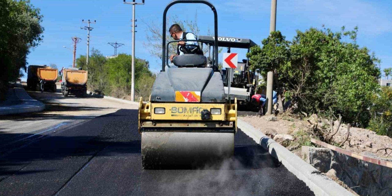 Bodrum Belediyesi yol yapım çalışmalarına devam ediyor