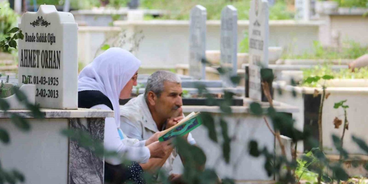 Fethiye’de kabir ziyaretleri unutulmadı