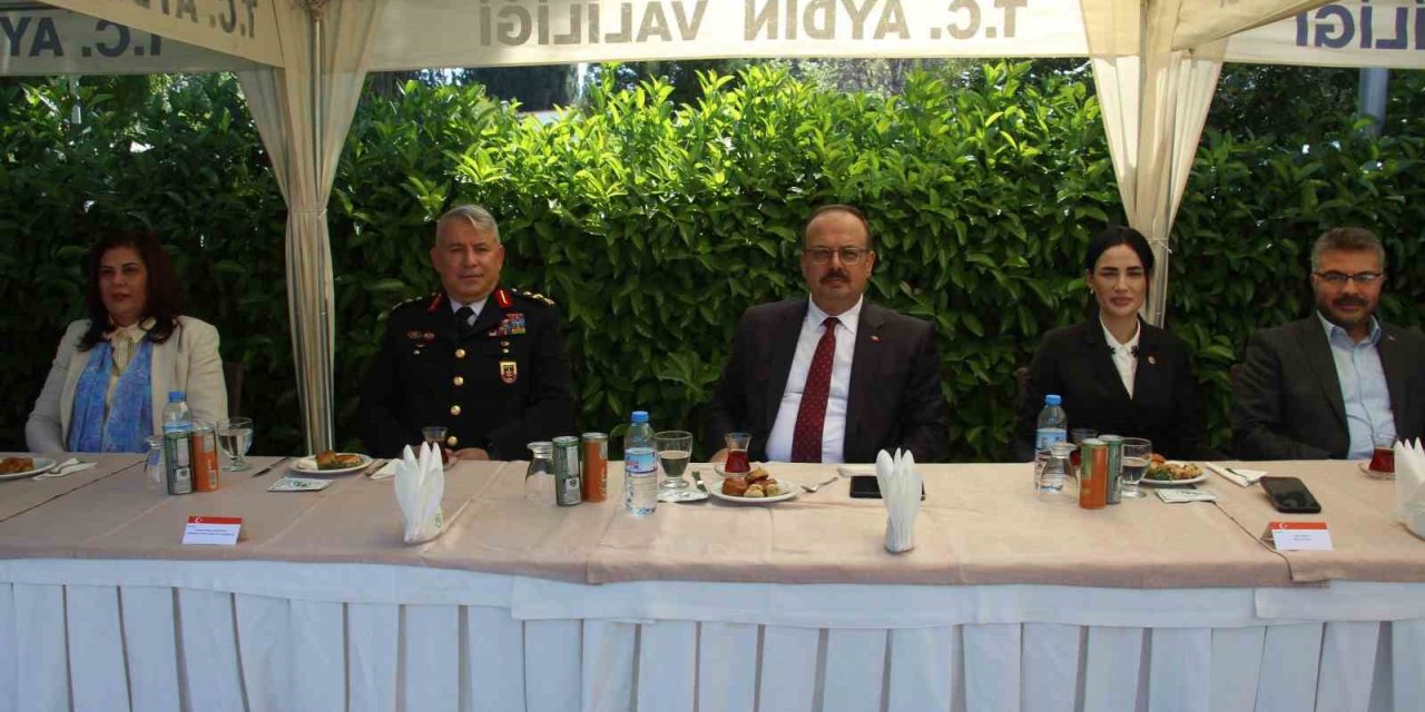 Aydın protokolü bayramlaştı