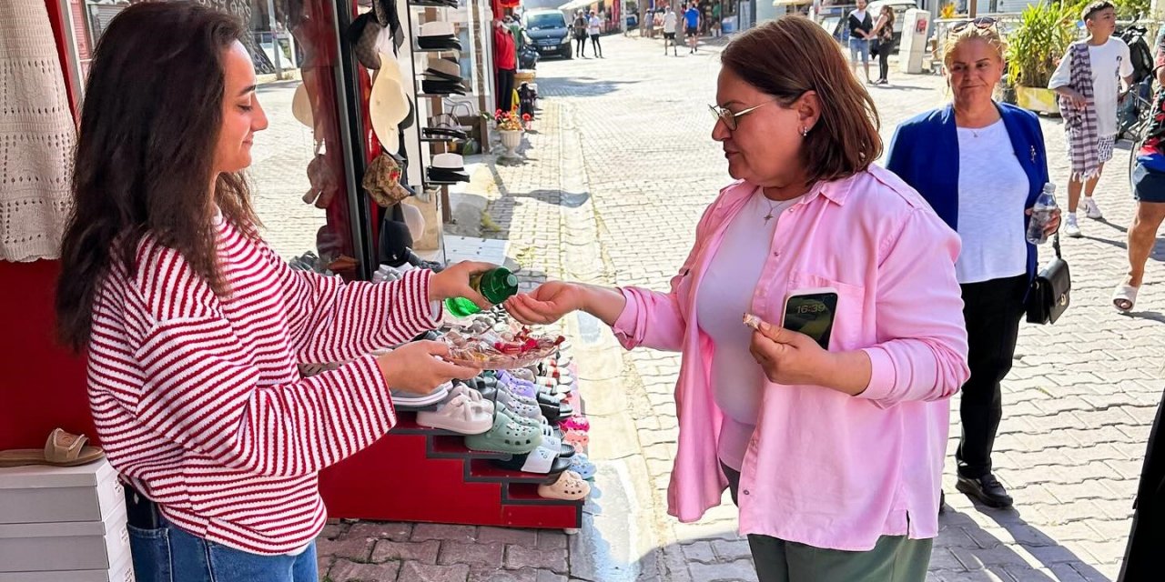 Başkan Gençay, vatandaşlarla bayramlaştı