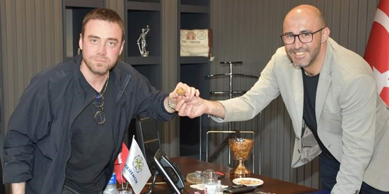 Germencik Belediye Başkanı Zencirci, ünlü şarkıcı Dalkılıç’ı ağırladı