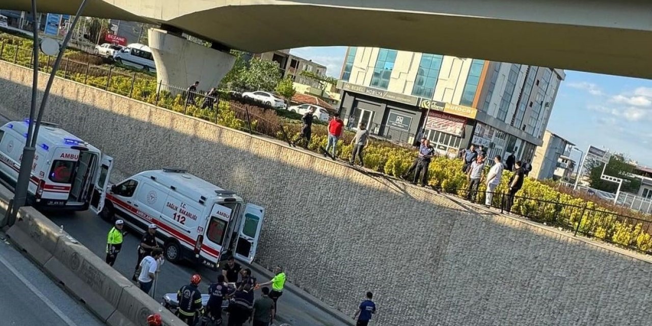 Viyadükten düşen otomobilde 2 kişi yaralandı