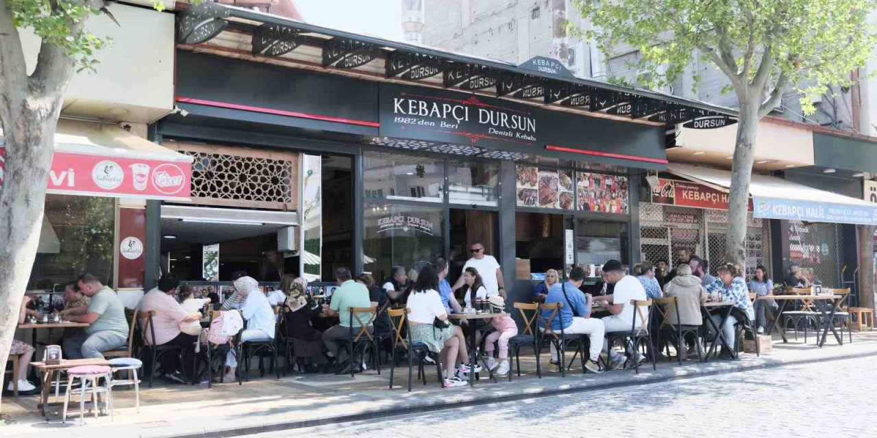 Bayram coşkusu kebapçılara taşındı