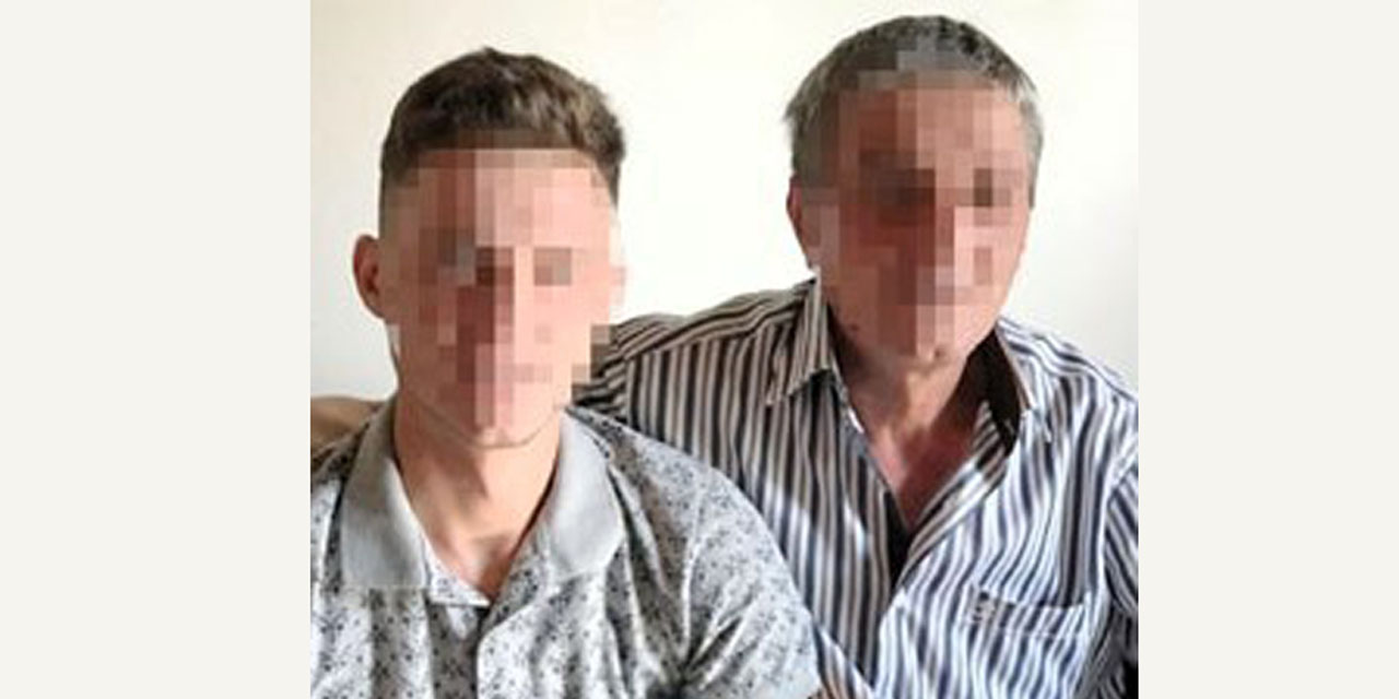 Babasını bıçaklayan genç ölü olarak bulundu