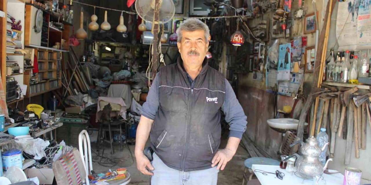 Hobisiyle dükkanını yörük müzesine çevirdi