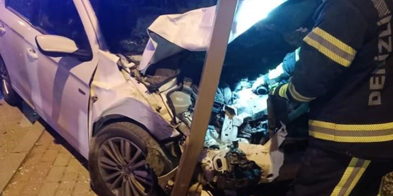 Denizli’de iki otomobil çarpıştı: 4 yaralı