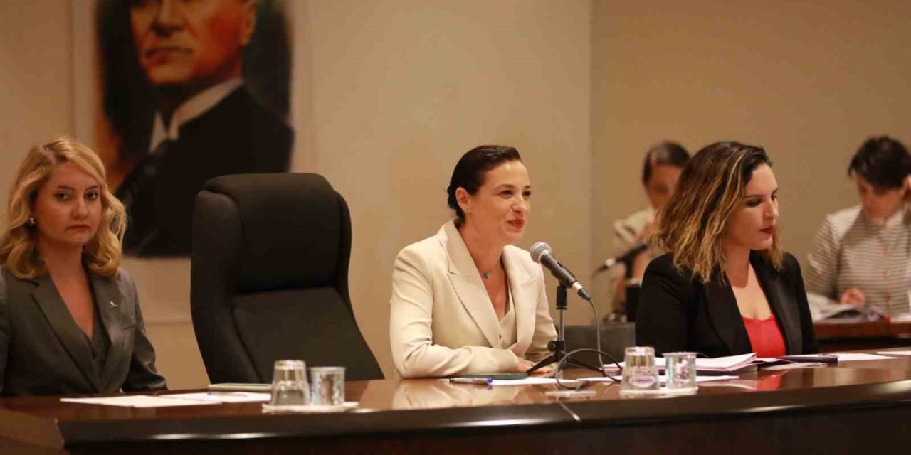 Selçuk’ta yeni dönemin ilk meclis toplantısı