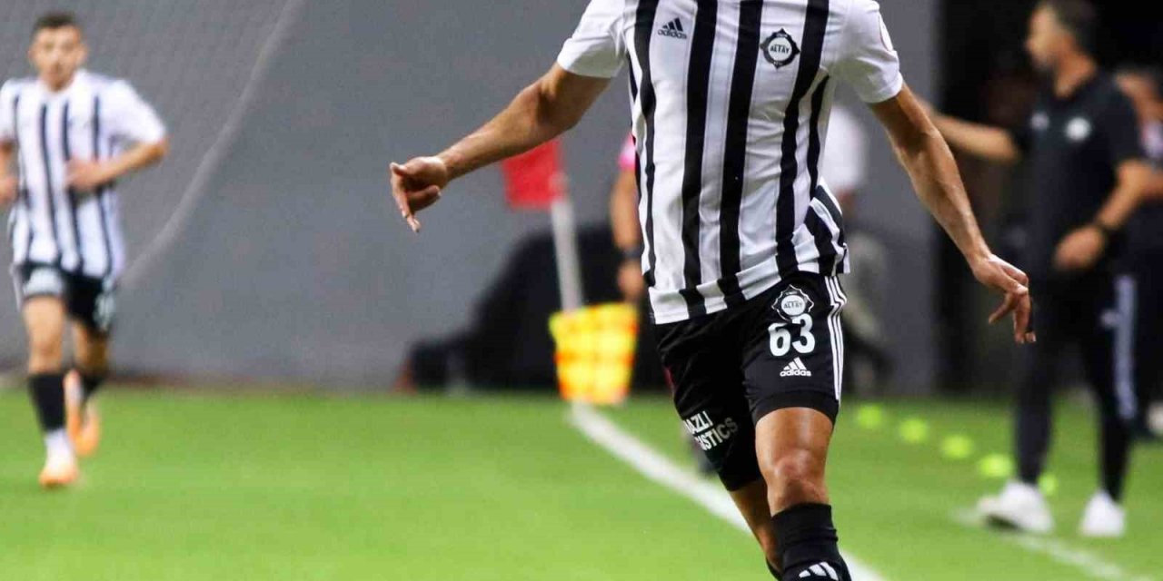 Altay’ın skorer oyuncusu Deniz Kadah