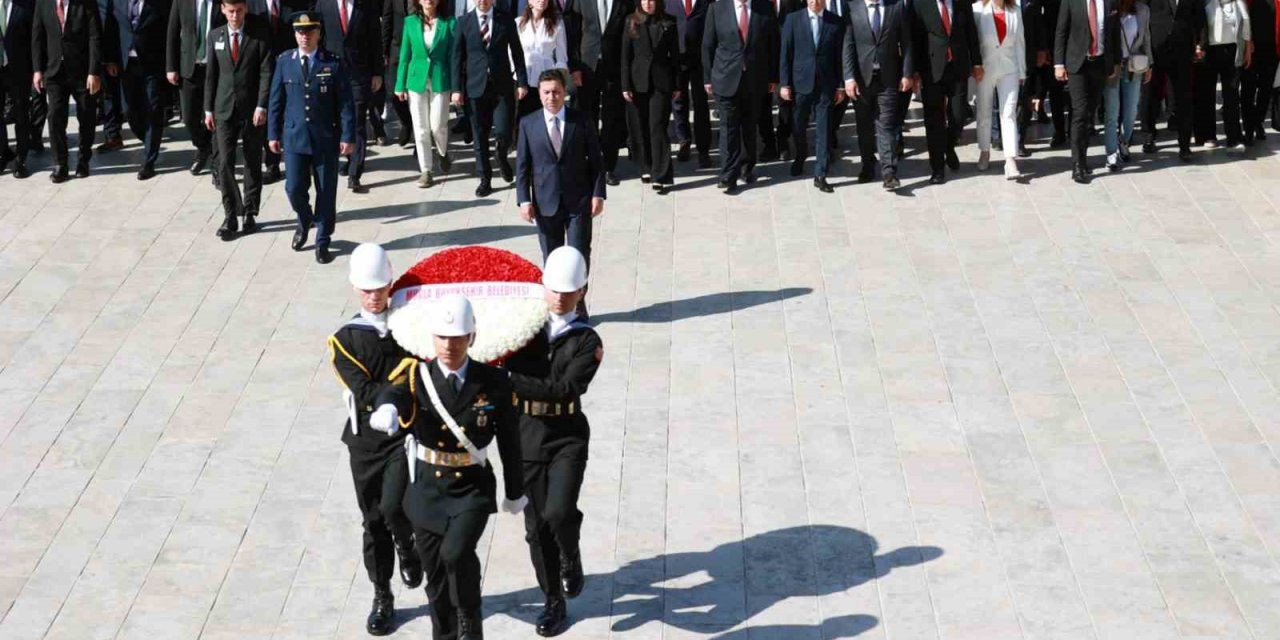 Başkan Ahmet Aras ve 11 ilçe Belediye başkanı Anıtkabir’de