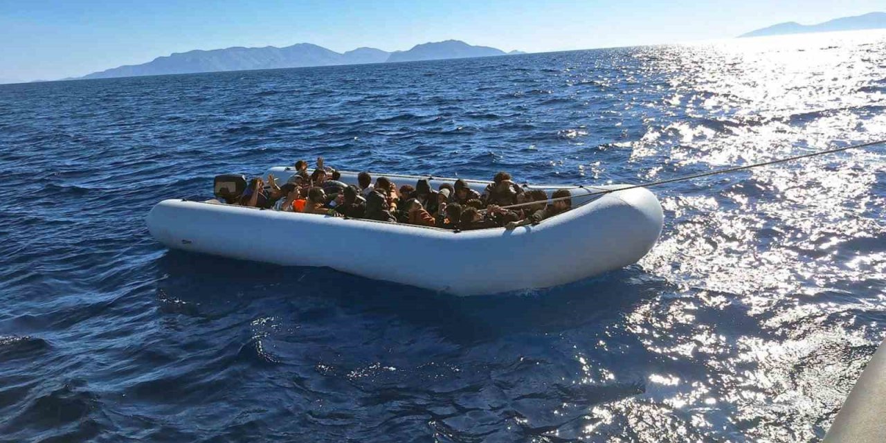 Datça’da 25 düzensiz göçmen kurtarıldı