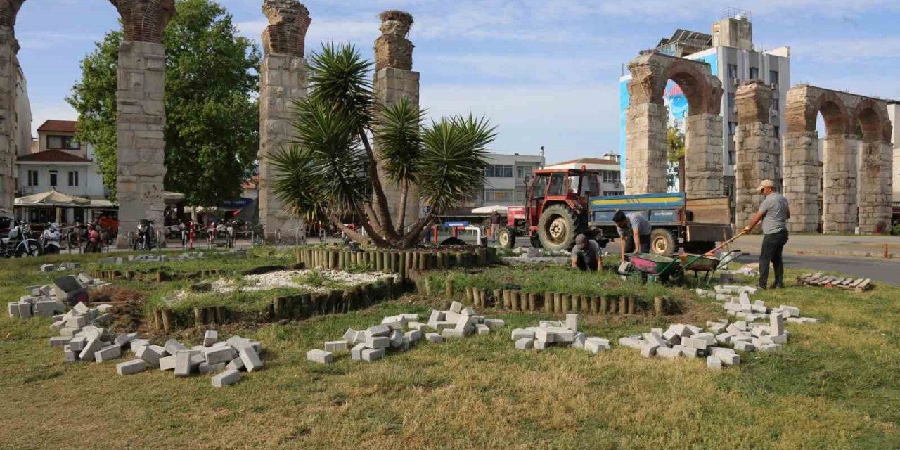 Turistlerin akınına uğrayan Selçuk, sezona hazır