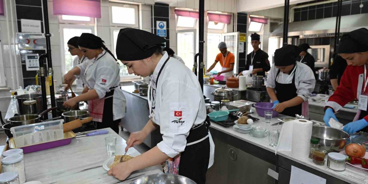 Gastronomi Festivali ve Yemek Yarışması’nın Ege Bölge Finali Denizli’de yapıldı