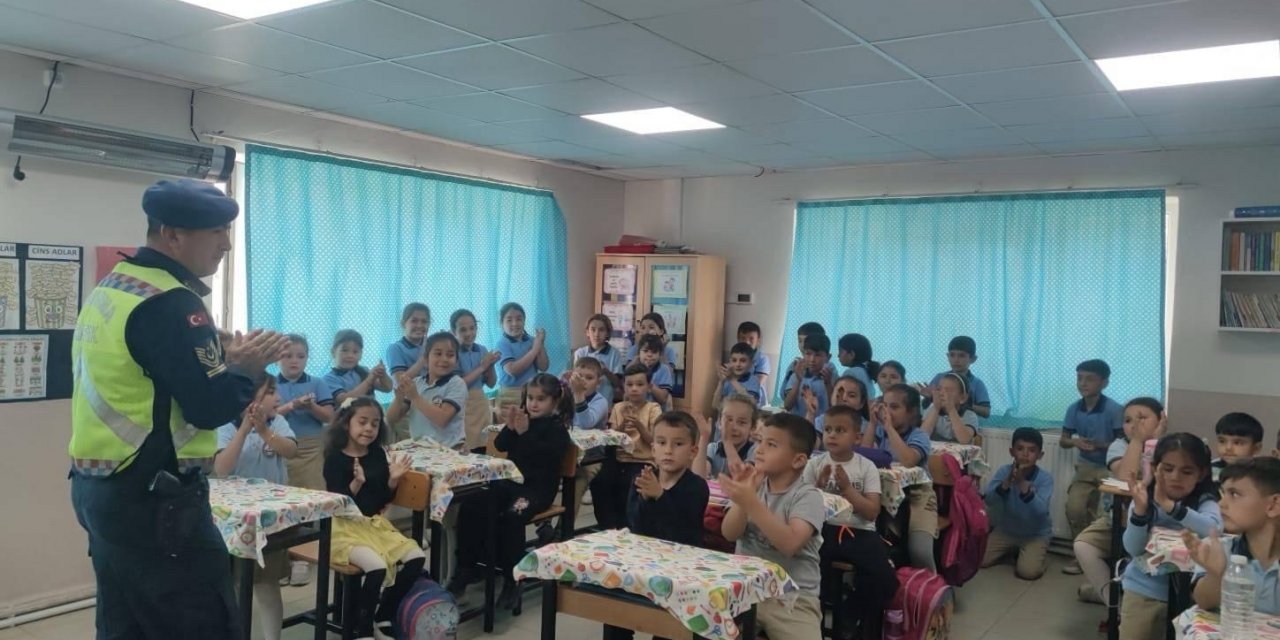 Germencik’te jandarma ekipleri öğrencileri bilgilendirdi