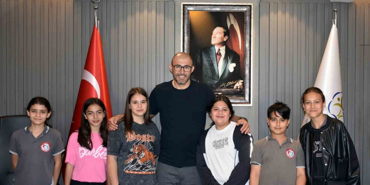 Başkan Zencirci öğrencileri ağırladı