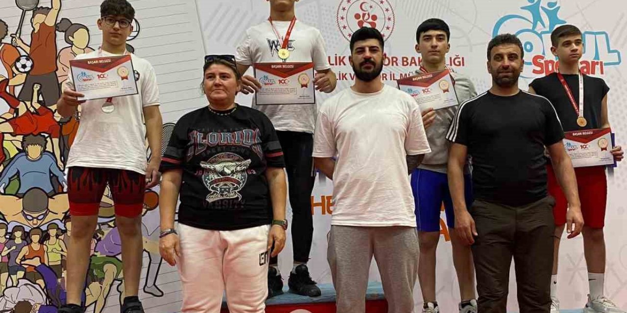 Muğlalı genç halterci Yaraş, Türkiye Şampiyonu oldu