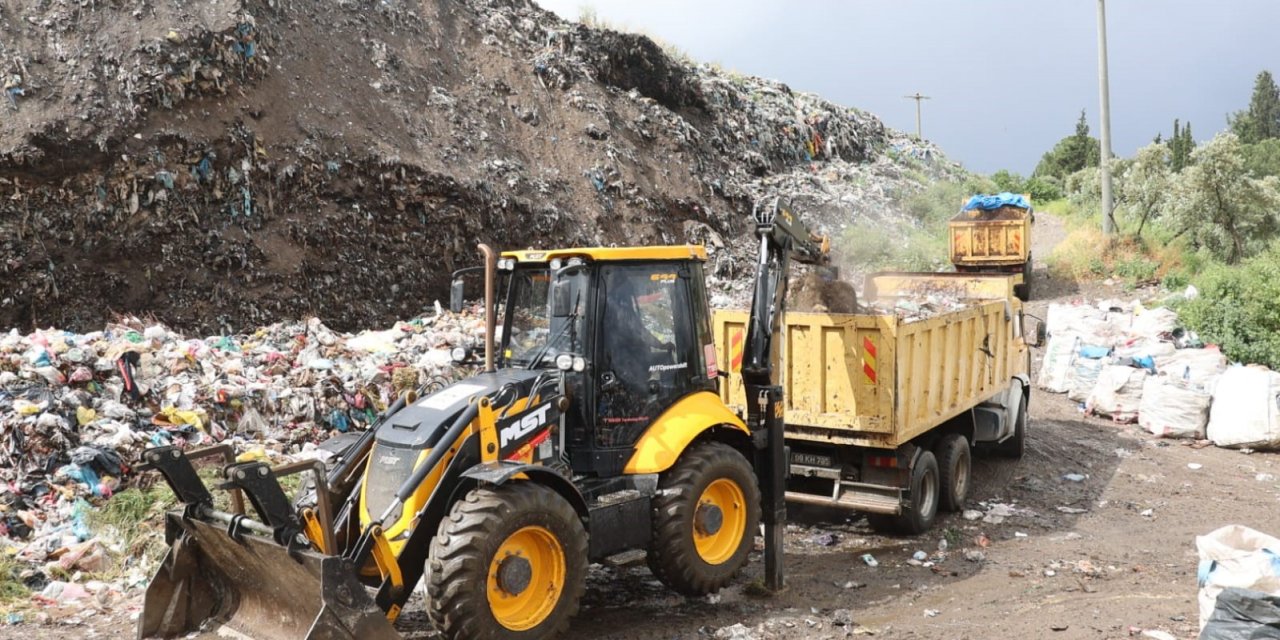 Başkan Arıcı’nın ilk icraatı Koçarlı’yı çöp dağlarında kurtarmak oldu