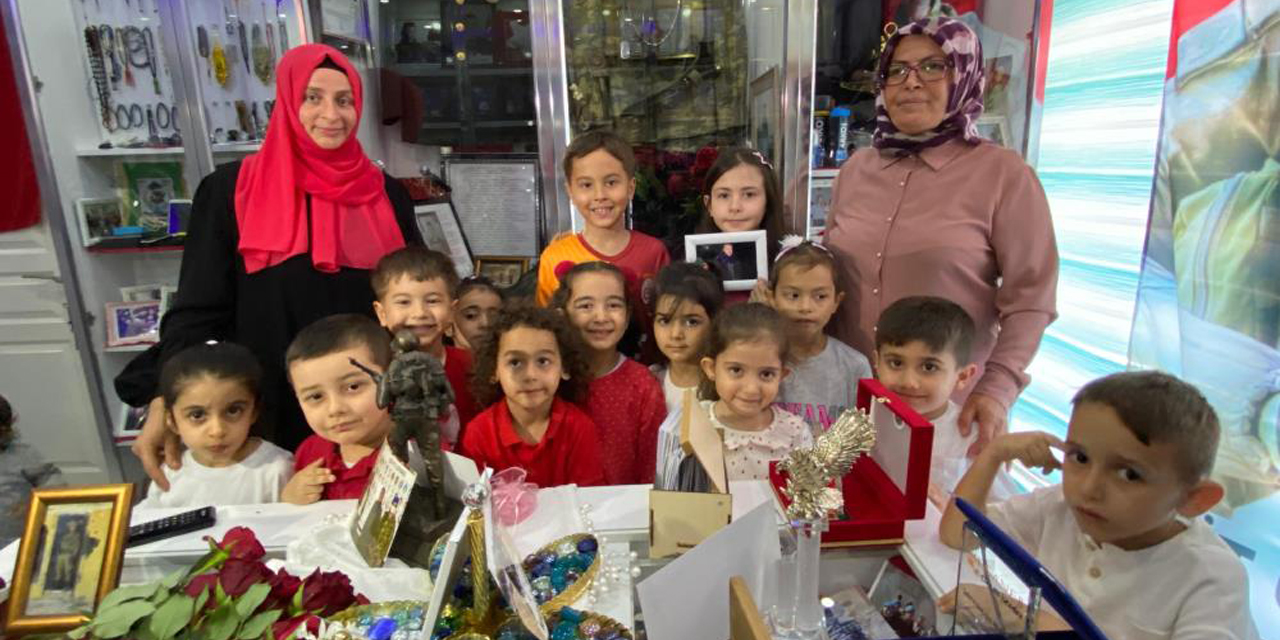 Şehit oğlunun hasretini böyle gideriyor, odasını anı evine çevirdi