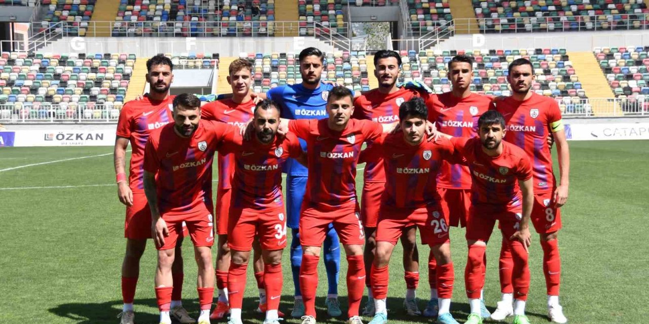 Altınordu, ligde kalmayı garantiledi