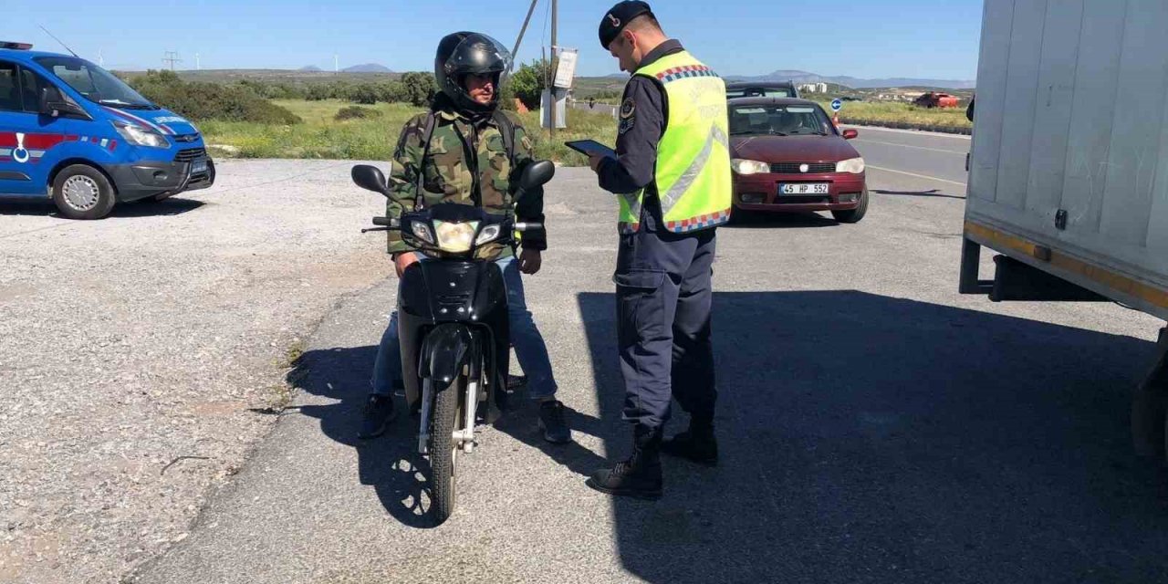 Jandarma kask kullanımının önemine dikkat çekti