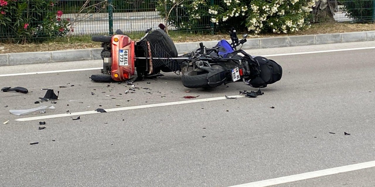 Motosiklet ve mopet çarpıştı: 1 ölü