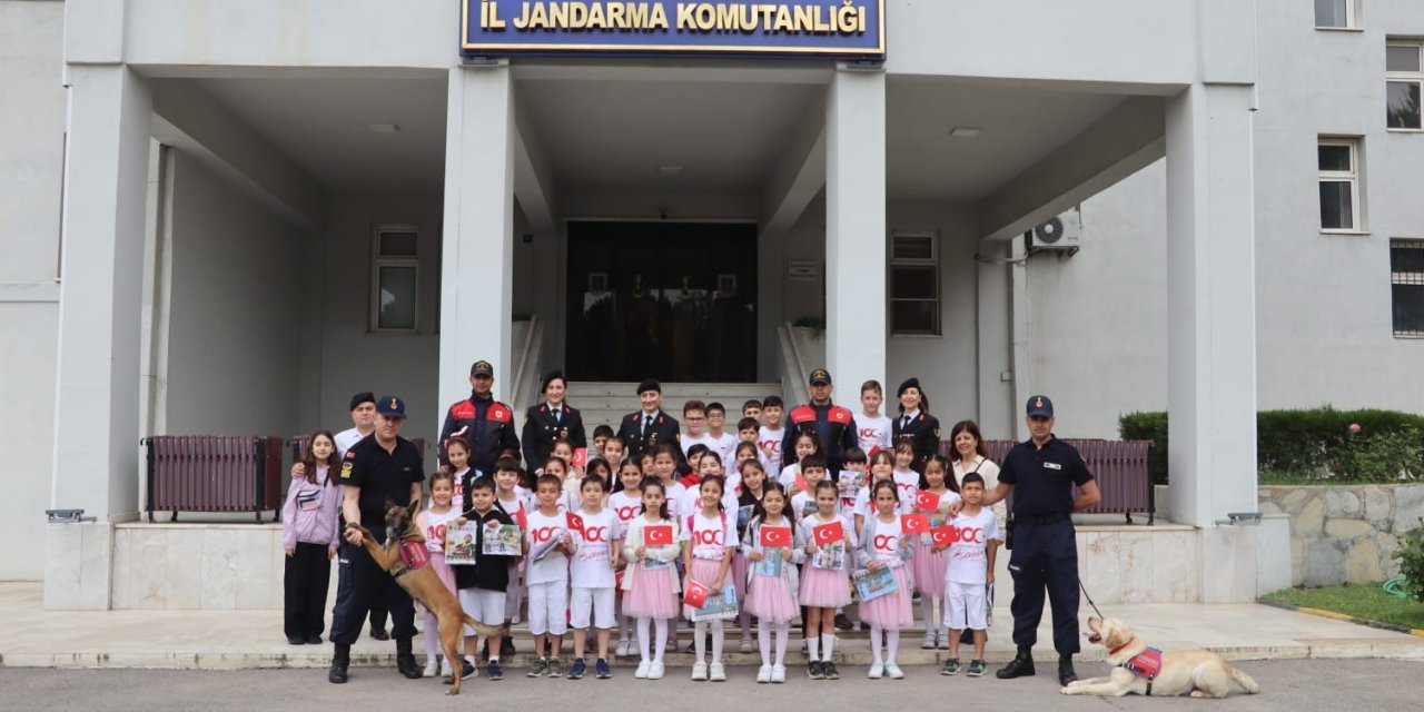 Aydın’da jandarma ekiplerinden çocuklara özel etkinlik