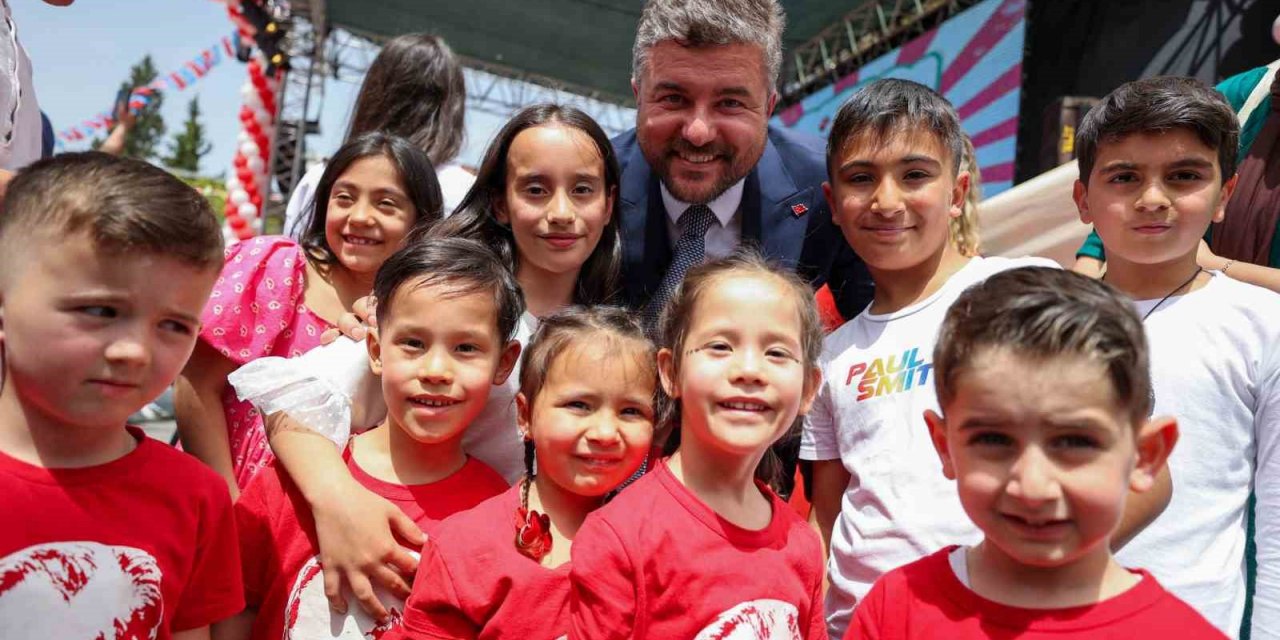 Buca’da 23 Nisan’a yakışır kutlama