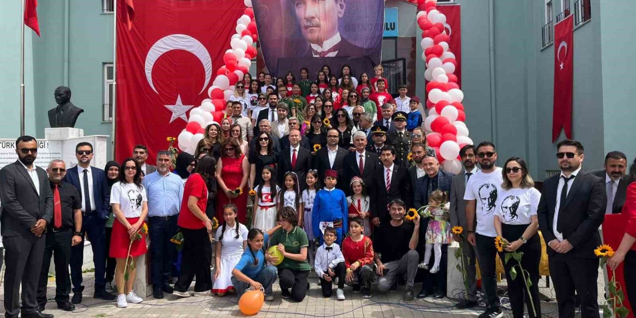 Köyceğiz’de 23 Nisan Ulusal Egemenlik ve Çocuk Bayramı coşkuyla kutlandı