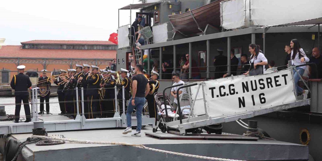 TCG Nusret Müze Gemisi, İzmir’de ziyarete açıldı