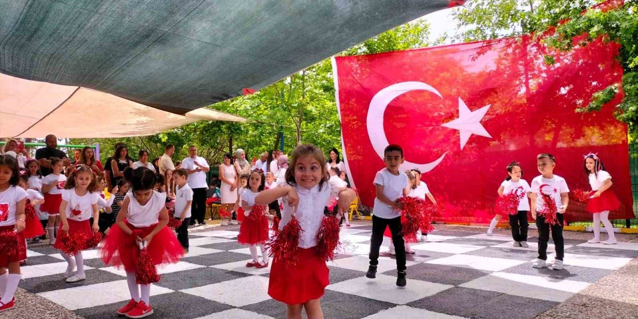 Köyceğizli miniklerden coşkulu 23 Nisan kutlaması