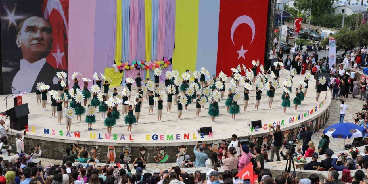 Marmaris’te 23 Nisan coşkuyla kutlandı