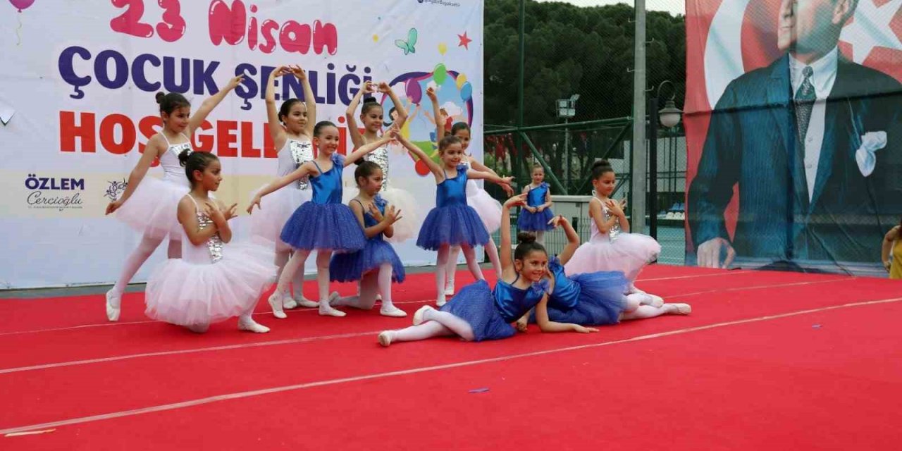 Efeler’in minikleri 23 Nisan’ı coşkuyla kutladı