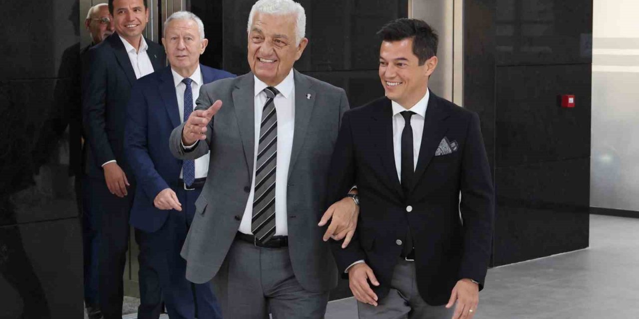 Başkan Ünlü, eski başkan Gürün’ü ağırladı