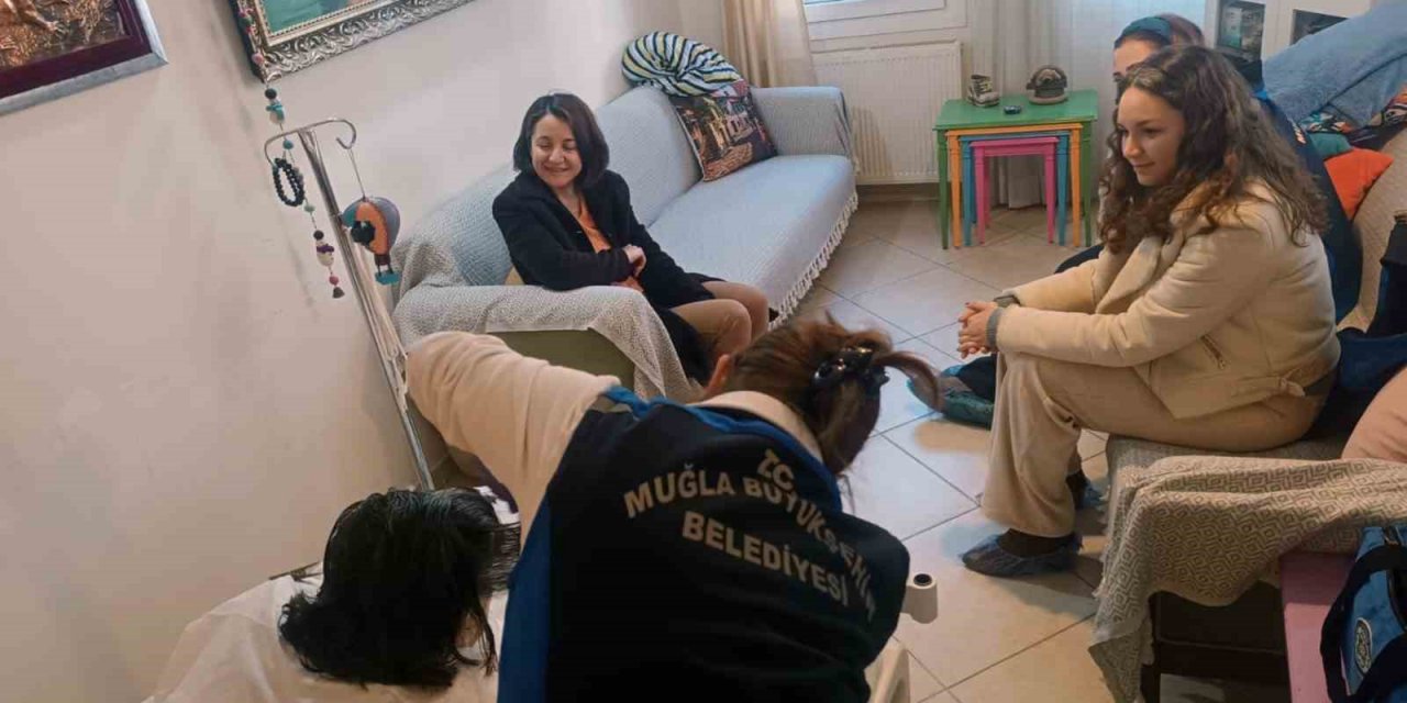 Büyükşehir evde bakım hizmeti ekipleri reçete yazmaya başladı