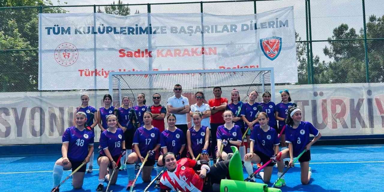 Muğla hokeyde şampiyonluğa yakın