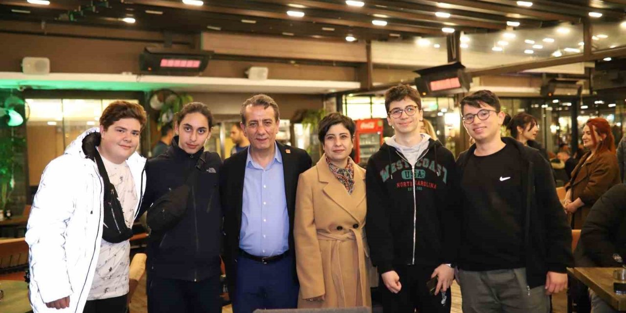 Efeler Belediyesi’nden üniversiteye hazırlanan öğrencilere destek