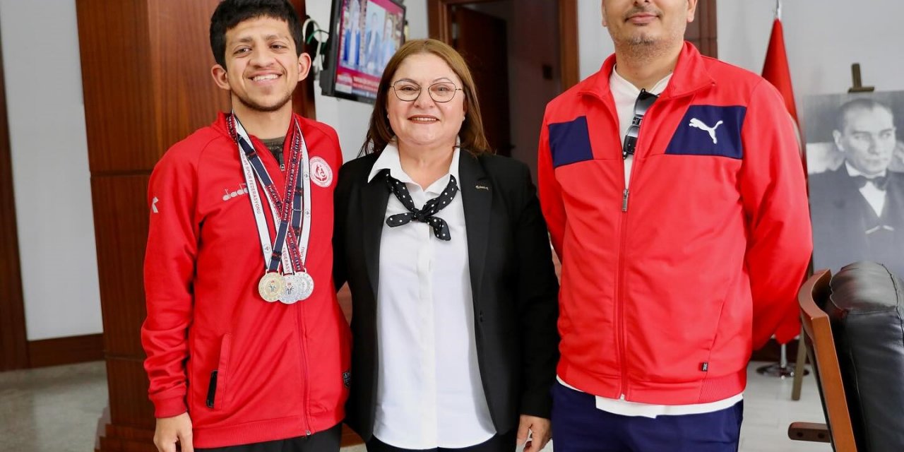 Başkan Gençay genç sporcuları ağırladı