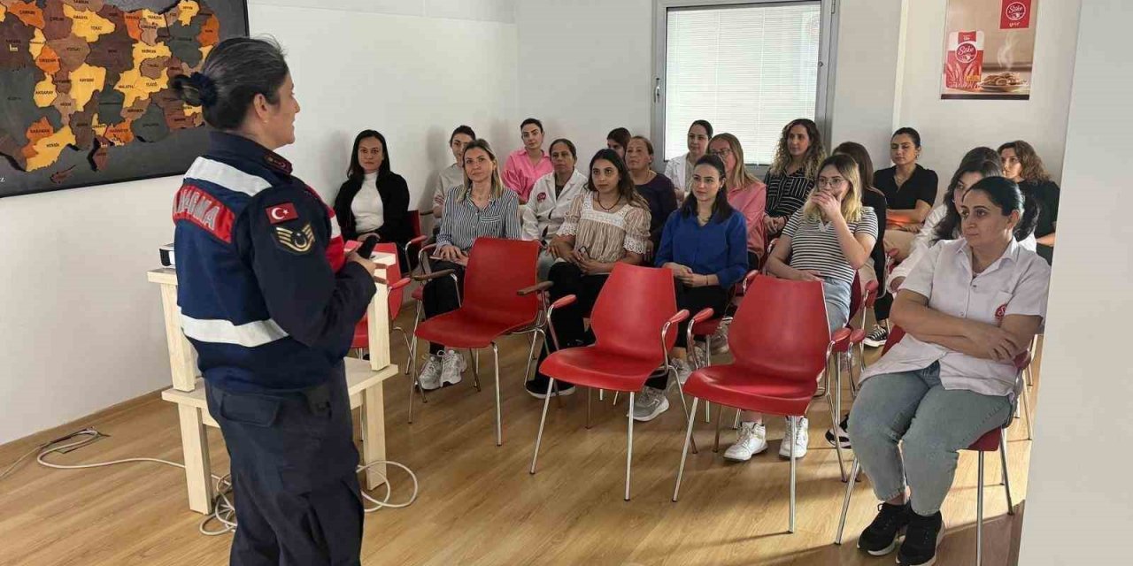 Un fabrikası çalışanlarına Jandarmadan bilgilendirme