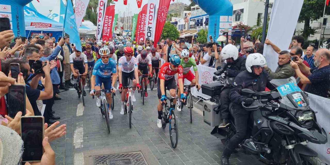 Cumhurbaşkanlığı Türkiye Bisiklet Turu’nda 177 kilometrelik Bodrum - Kuşadası etabı başladı