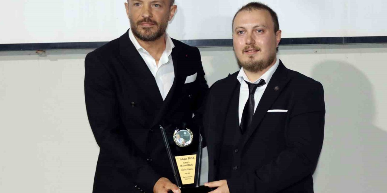 Altay’da Özgür’e büyük gurur