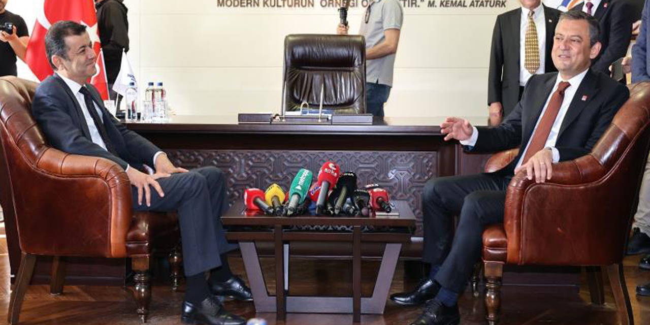 CHP lideri Özel’den Başkan Çavuşoğlu’na övgü