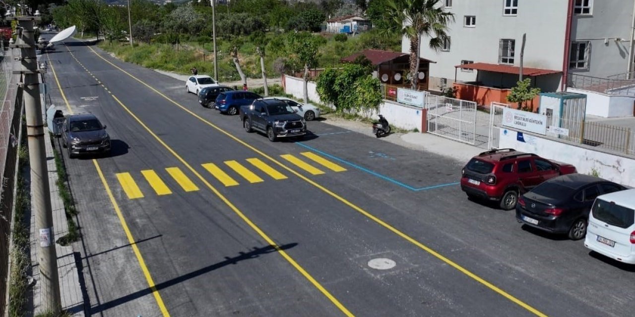 Karaova Mahallesi’nde yollar konforlu ve güvenli hale yenileniyor