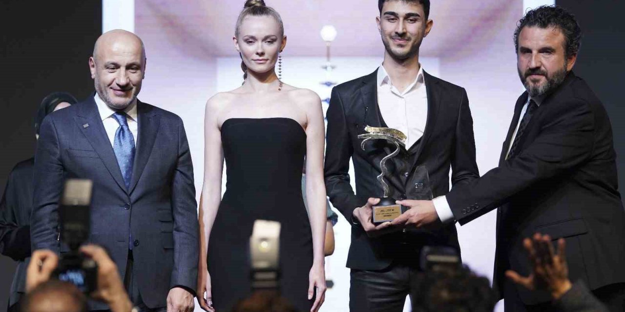 Mücevher’den ödül çıktı