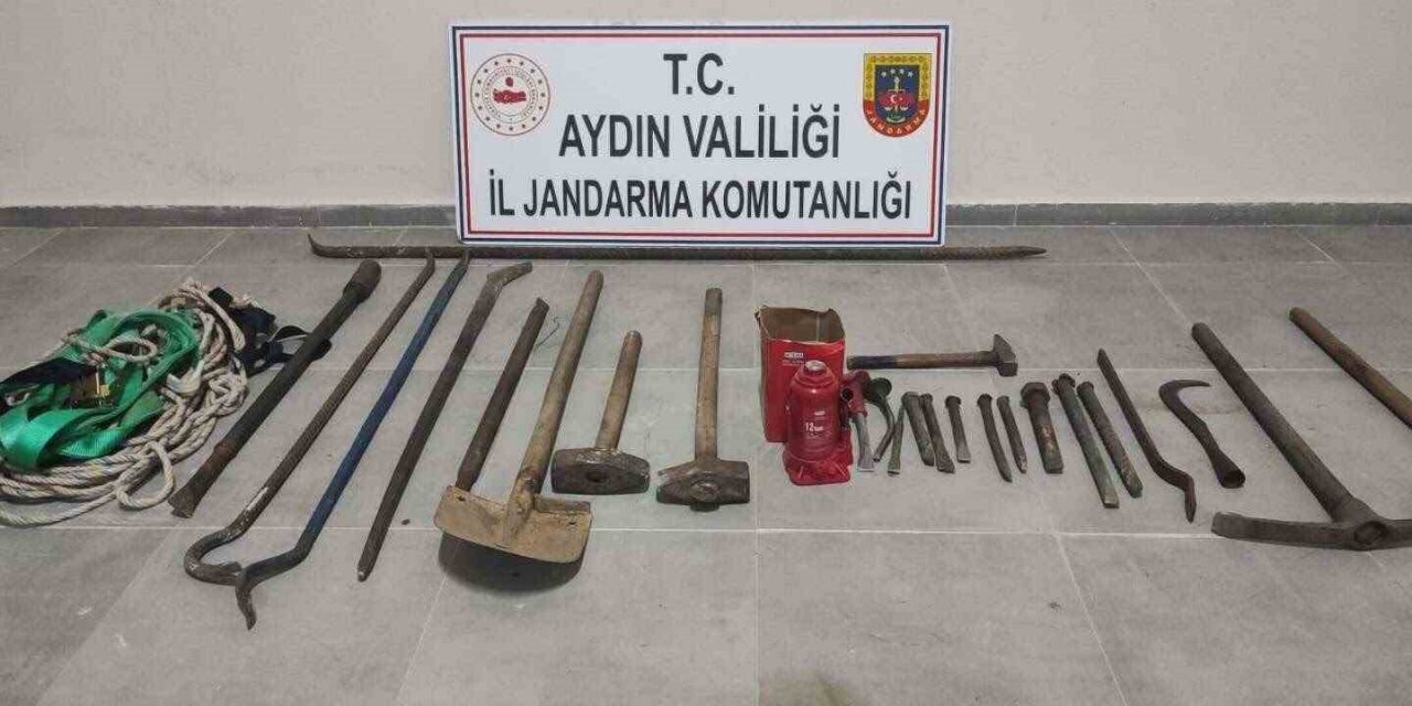 Kaçak kazı yapan 6 kişi suçüstü yakalandı