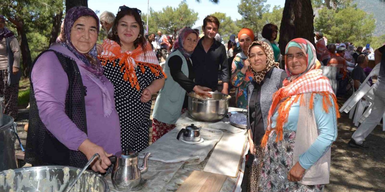Karaçulha Geleneksel Keşkek Günü’ne yoğun katılım oldu