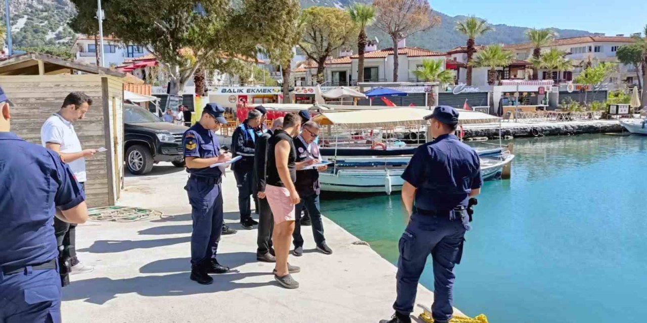 İzinsiz bağlanan tekneler kaldırılıyor