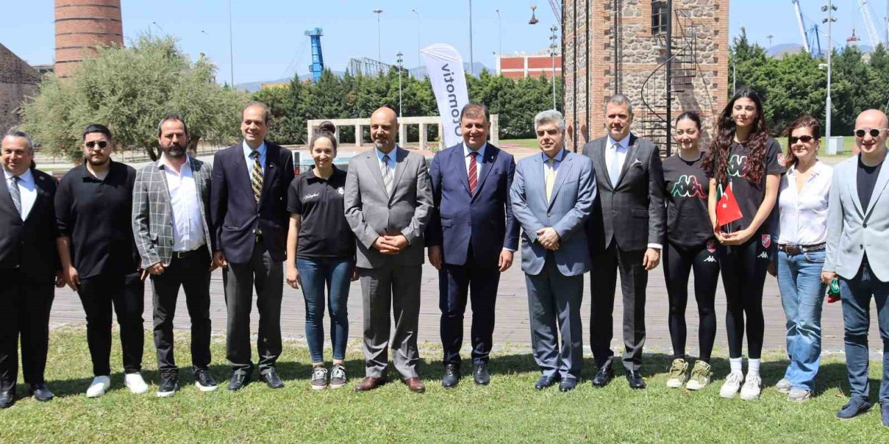 Sakız Adası’nda dostluk turnuvası