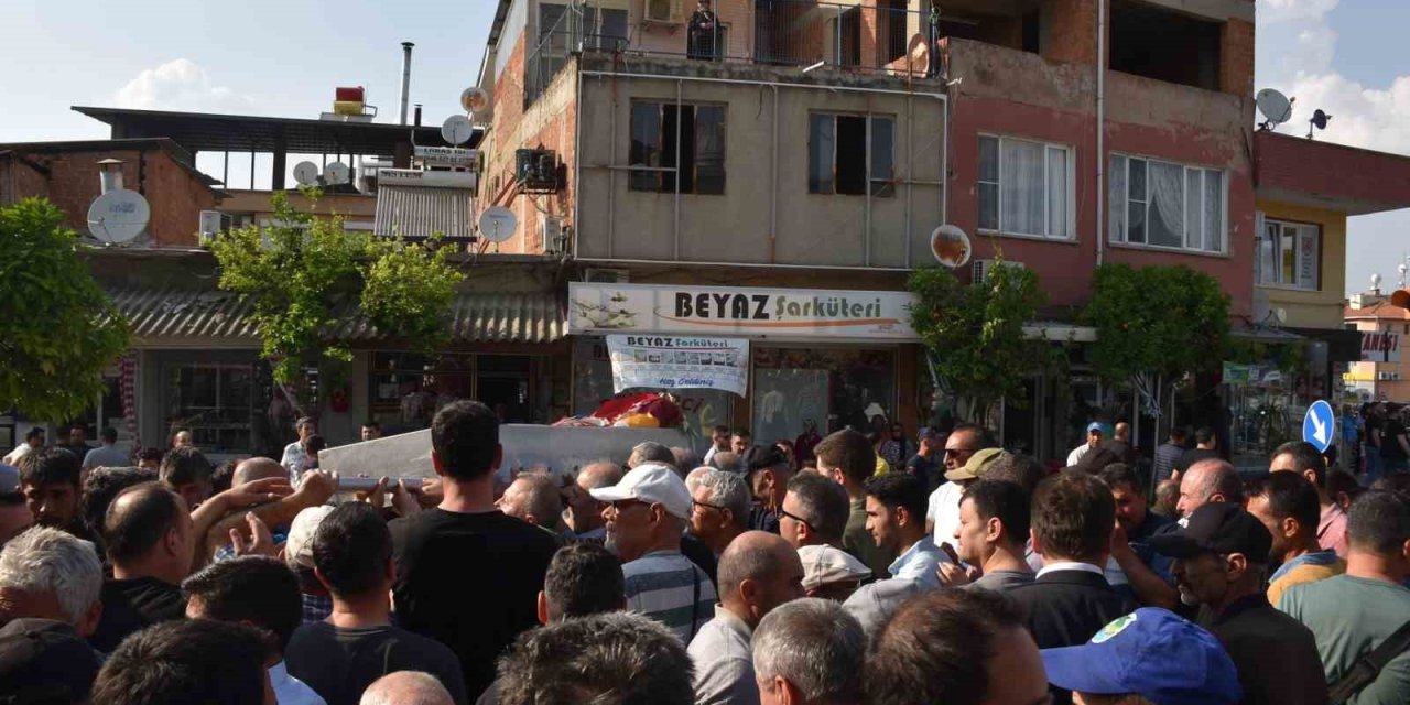 Hayatını kaybeden hastane personeli son yolculuğuna uğurlandı