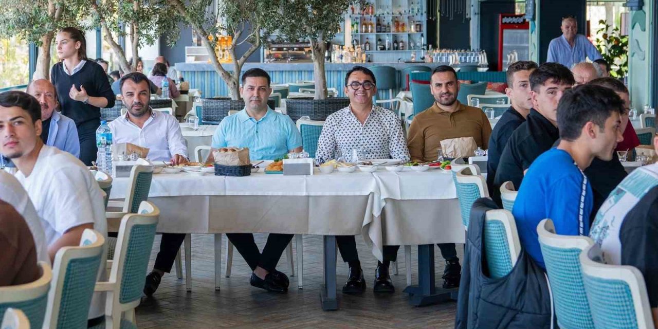 Başkan Günel’den Kuşadasıspor’a moral dopingi