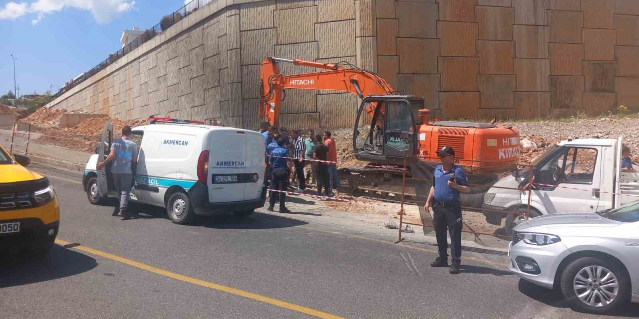 Patlayan doğal gaz hattı ekipleri alarma geçirdi